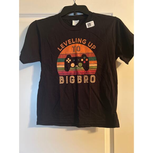 NWT Port and Company Kid's Black T Shirt LEVELING UP TO BIG BRO Size 8 - Picture 1 of 4